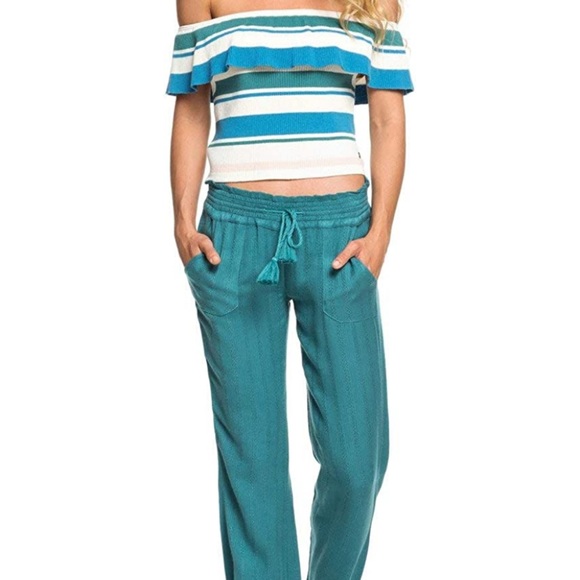 Roxy Women's Extra Tropical Love Off Shoulder Cropped Top Medium - Picture 2 of 9